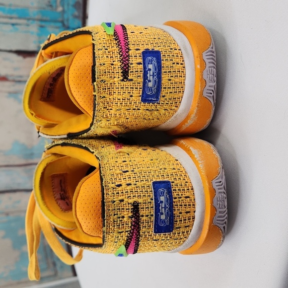 Nike LeBron XX 20 James Basketball Shoes DJ5423 801 - Picture 4 of 11